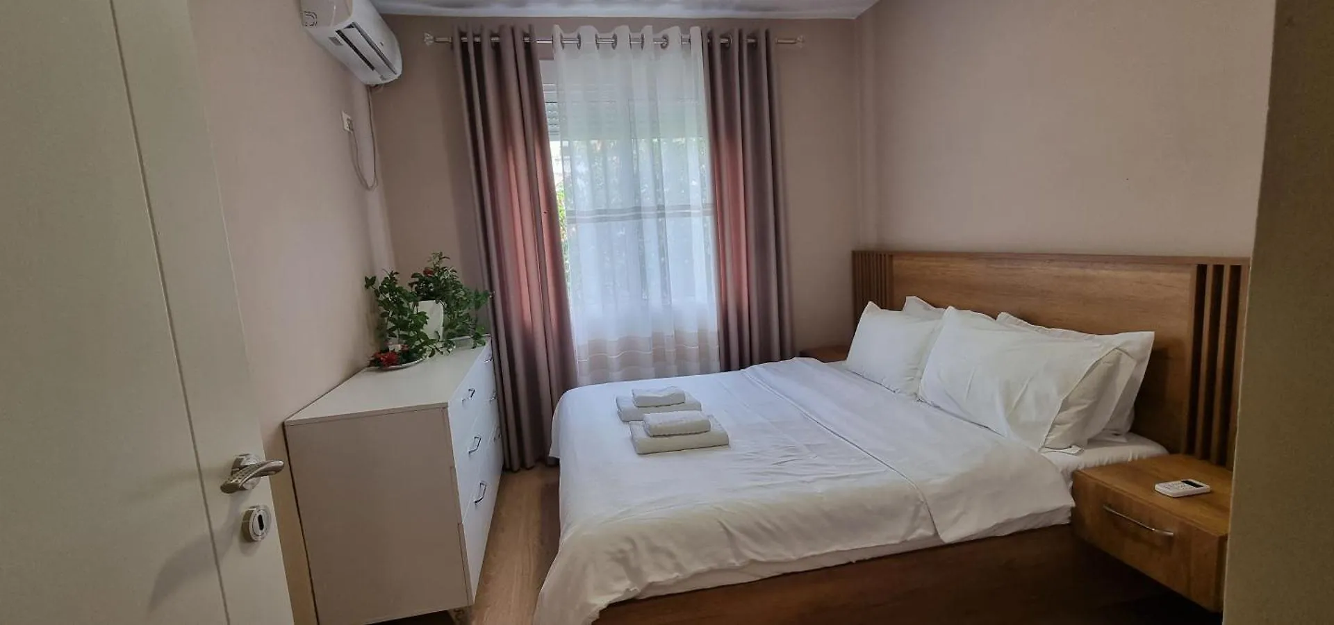 Comfy Apartment- Sunny Balcony Tirana Appartamento