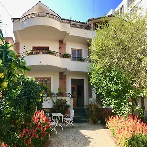 Bed & Breakfast Garden Boutique, Tirana