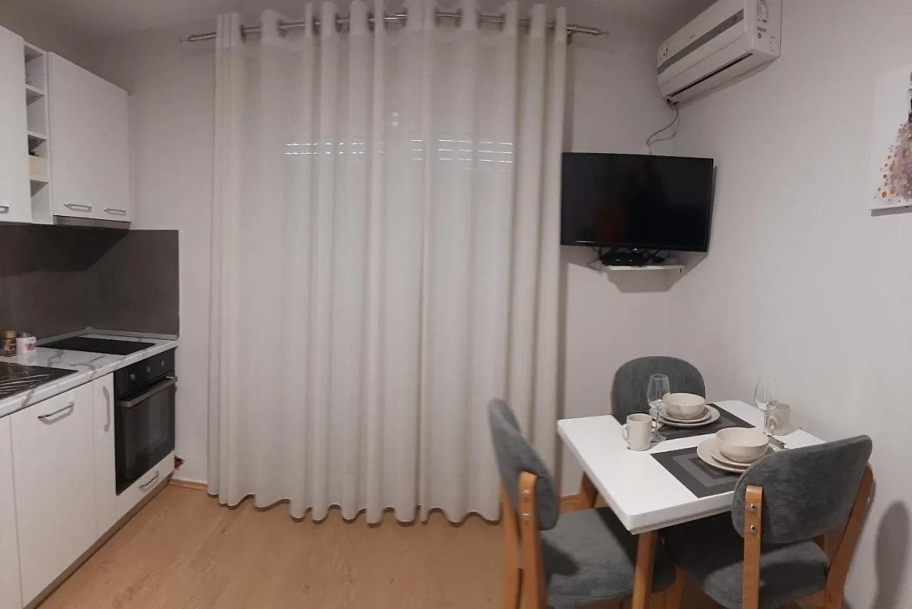 Comfy Apartment- Sunny Balcony Tirana Albânia
